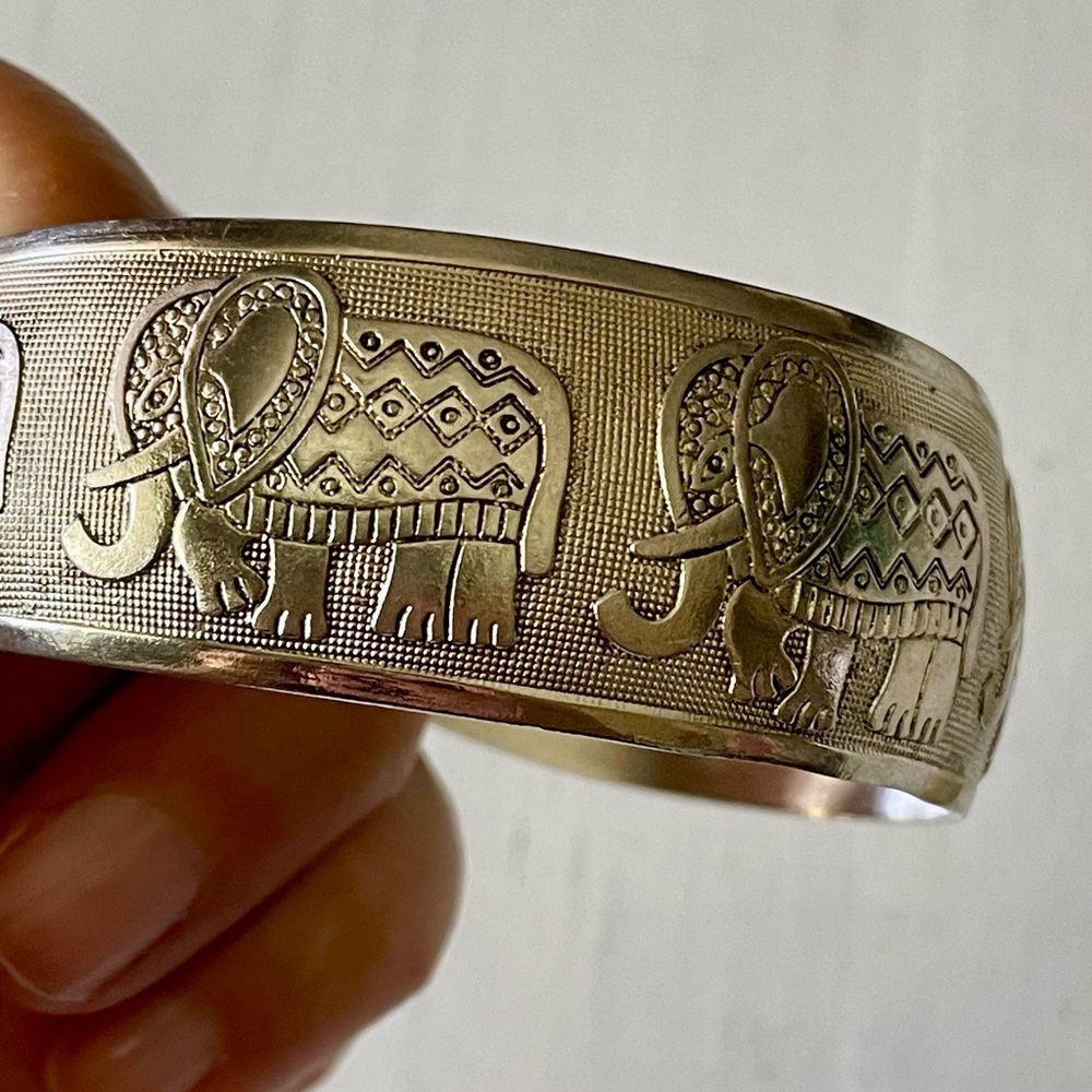 Vintage Silver-Tone Elephant Cuff Bracelet - Picture 2 of 5